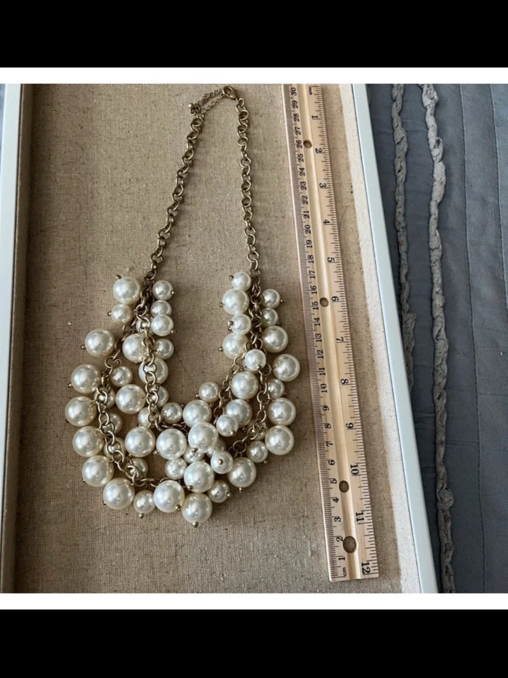 Elegant Faux Pearl Statement Necklace in Ivory and Gold
